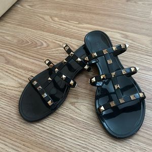 Black sandals